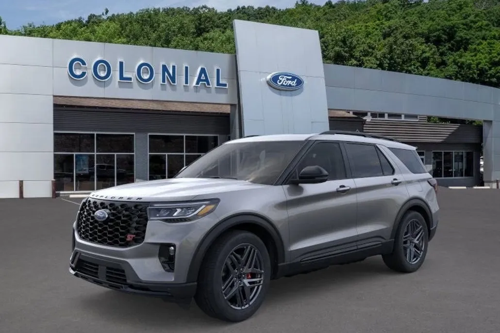 2025 Ford Explorer ST photo 1