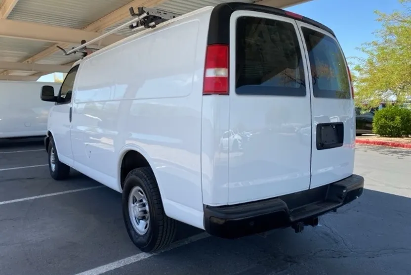 2017 Chevrolet Express 2500 Work Van photo 1