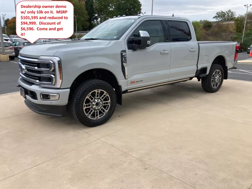 2025 Ford F-250 Platinum photo 1