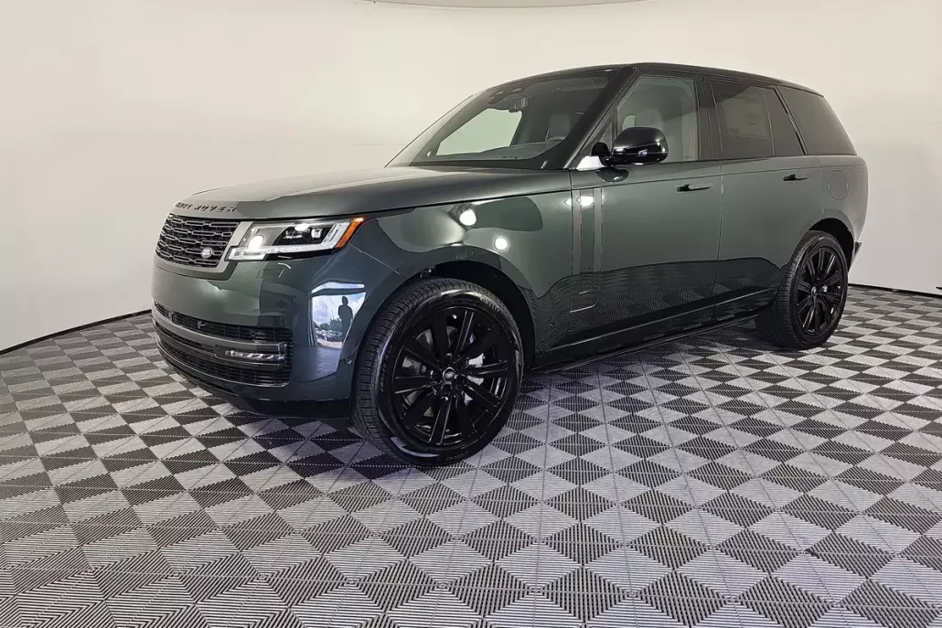 2025 Land Rover Range Rover SE photo 1