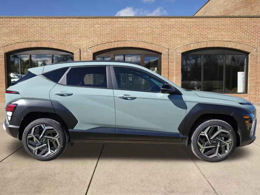 2026 Hyundai Kona SEL photo 1