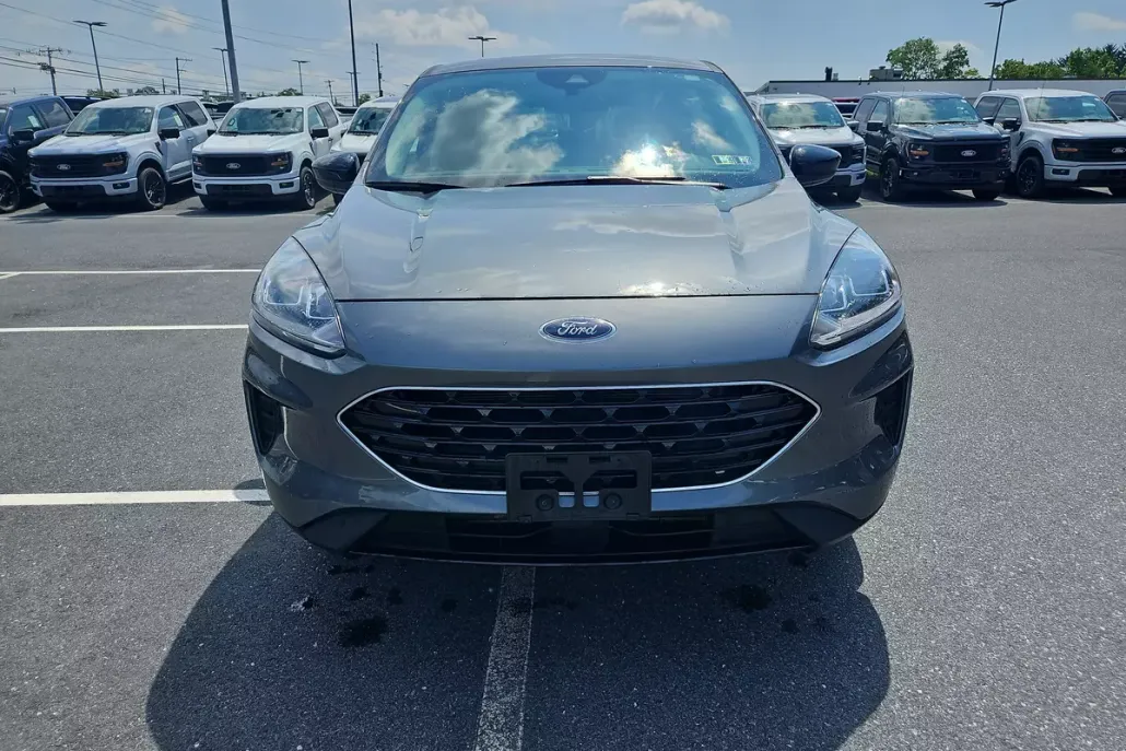 2022 Ford Escape SE photo 1