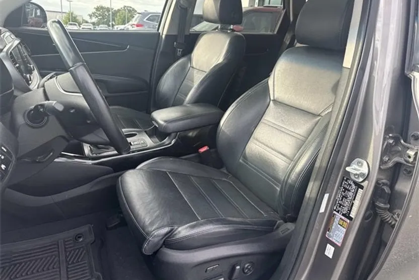 2019 Kia Sorento SX photo 1