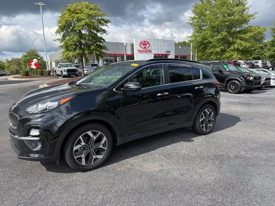 2022 Kia Sportage EX photo 1