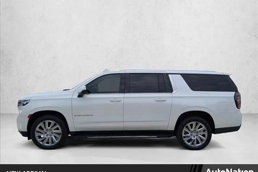 2021 Chevrolet Suburban LT photo 1