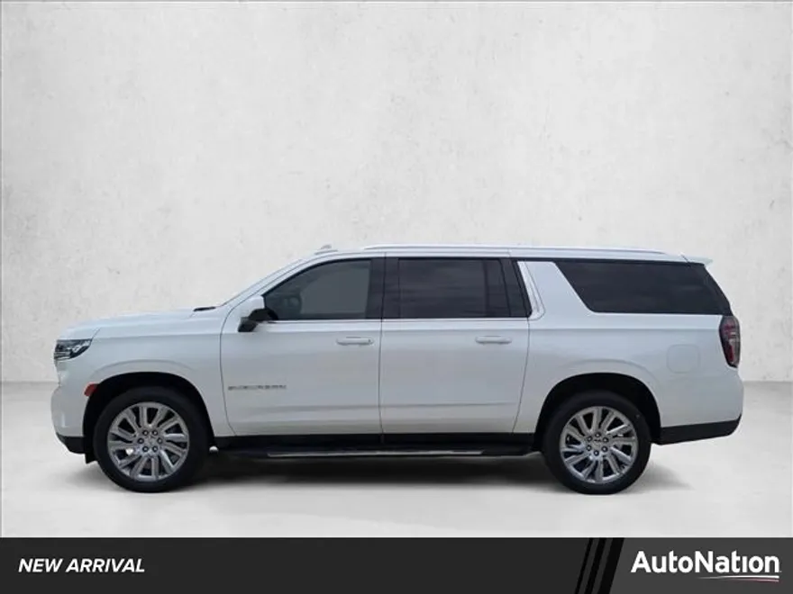 2021 Chevrolet Suburban LT photo 1