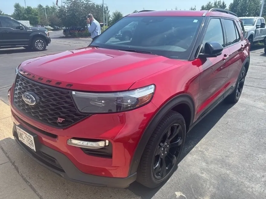 2021 Ford Explorer ST photo 1