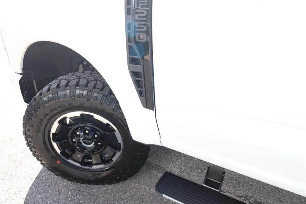 2026 Ford F-250 Platinum photo 1