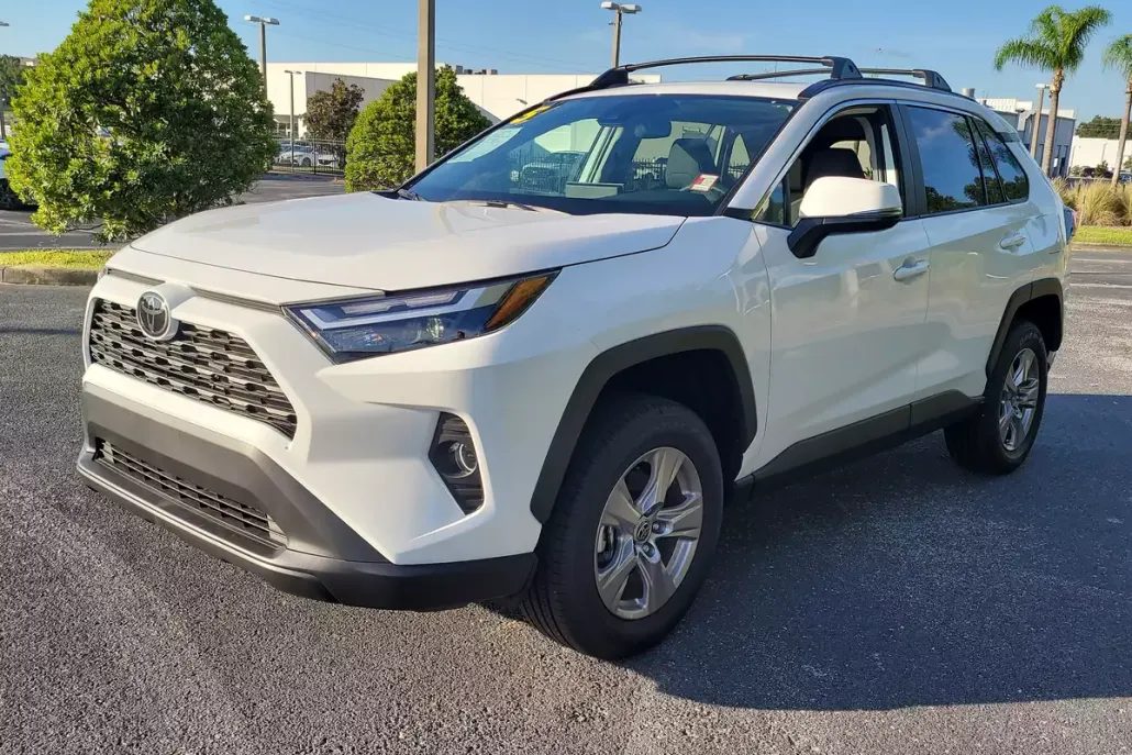 2025 Toyota RAV4 XLE photo 1