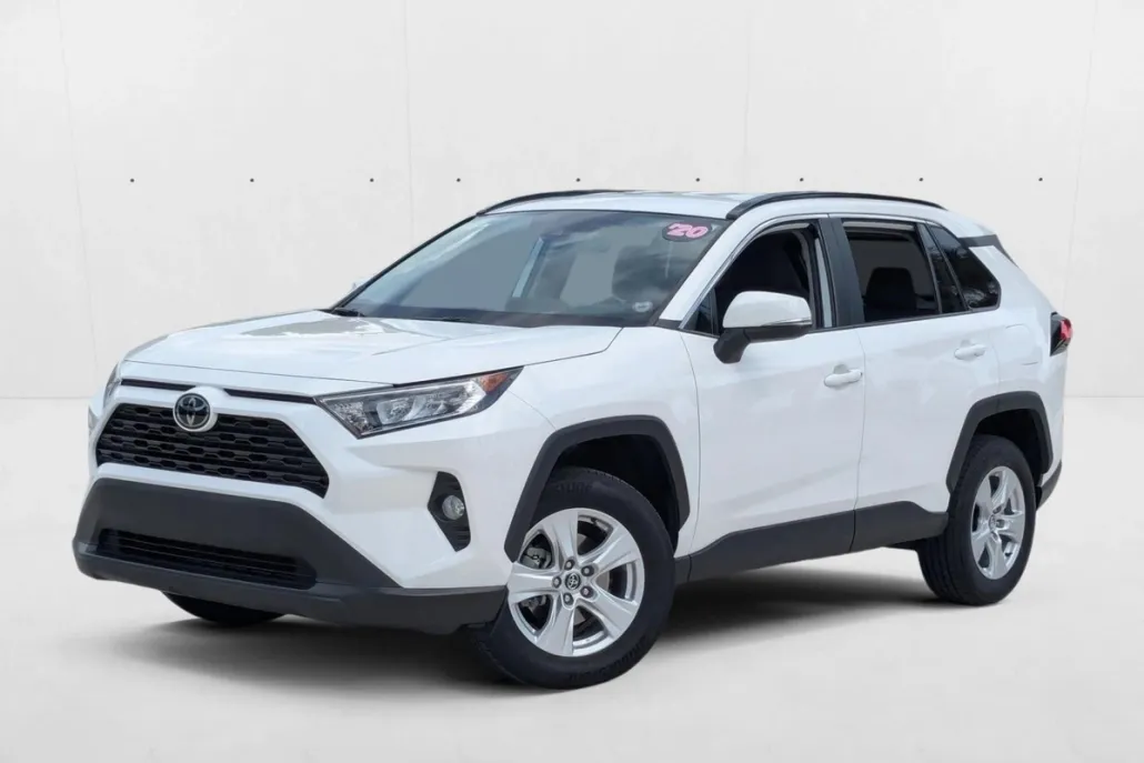 2020 Toyota RAV4 XLE photo 1
