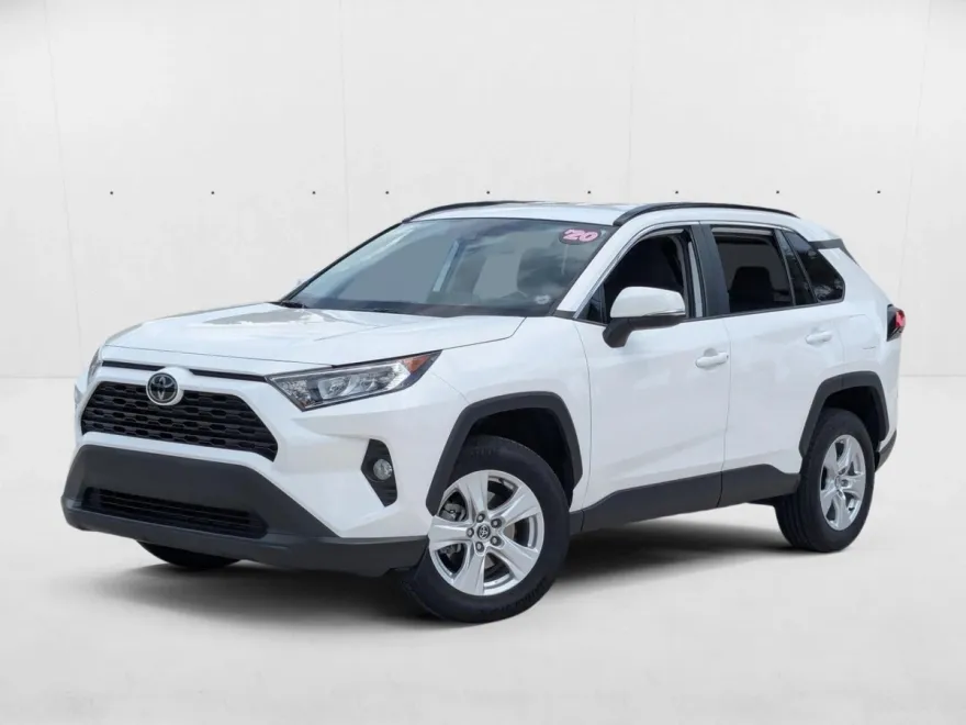 2020 Toyota RAV4 XLE photo 1