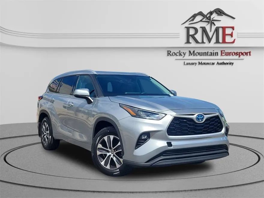 2022 Toyota Highlander Hybrid XLE photo 1
