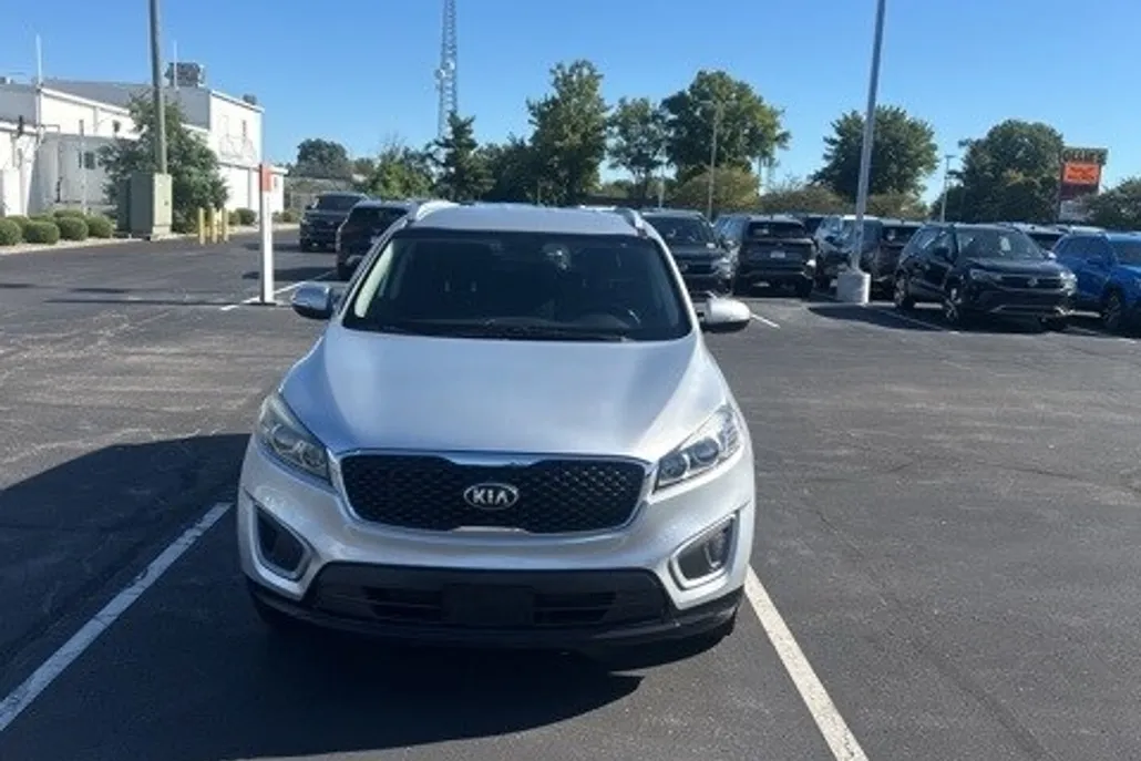 2018 Kia Sorento LX photo 1