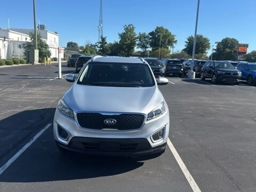2018 Kia Sorento LX photo 1