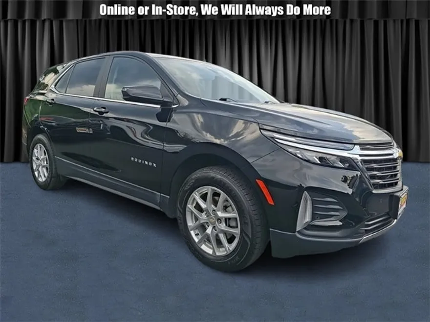 2022 Chevrolet Equinox LT photo 1