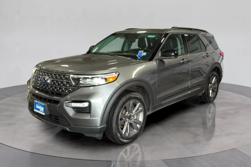 2022 Ford Explorer XLT photo 1