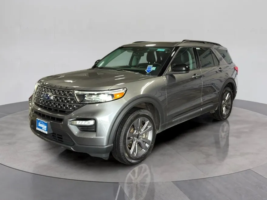 2022 Ford Explorer XLT photo 1