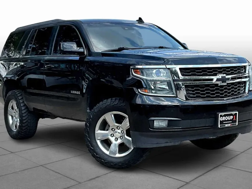 2016 Chevrolet Tahoe LT photo 1