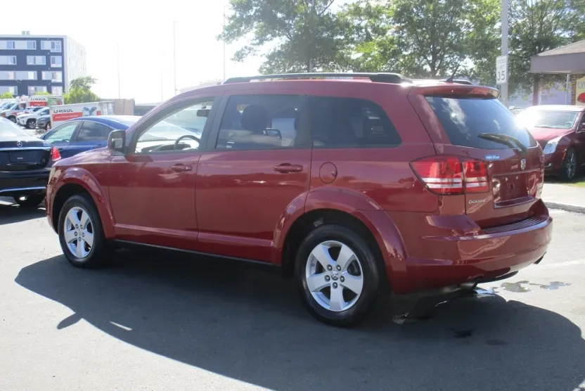 2010 Dodge Journey SXT photo 1