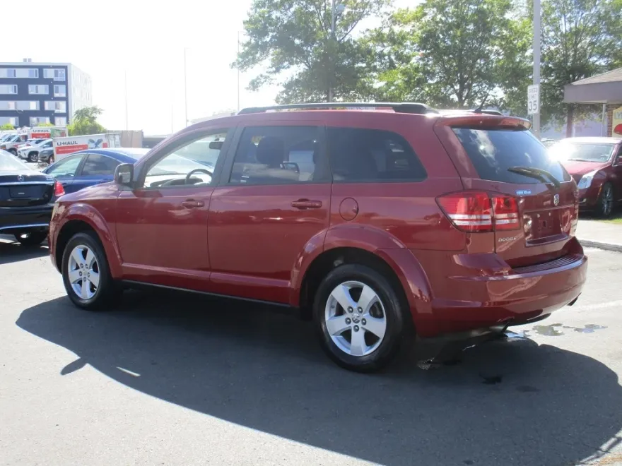 2010 Dodge Journey SXT photo 1