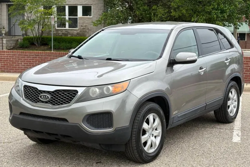 2012 Kia Sorento LX photo 1