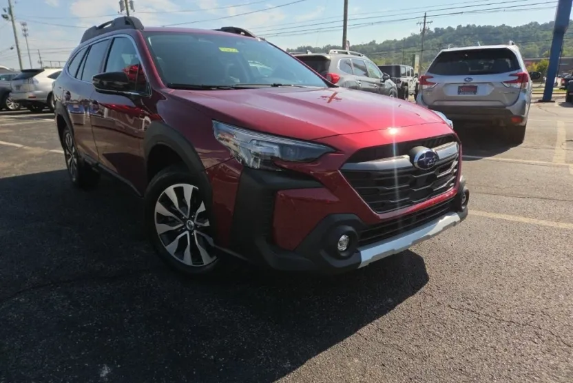 2023 Subaru Outback Limited photo 1