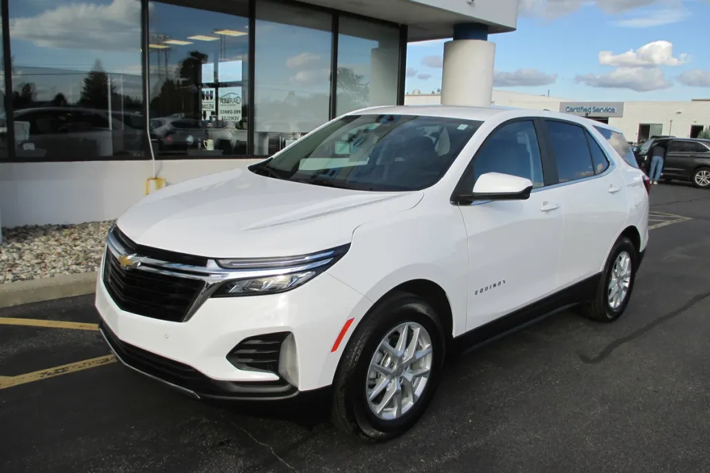 2022 Chevrolet Equinox LT photo 1