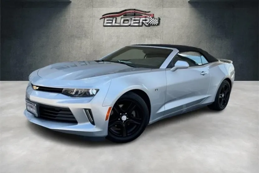 2017 Chevrolet Camaro 1LT photo 1