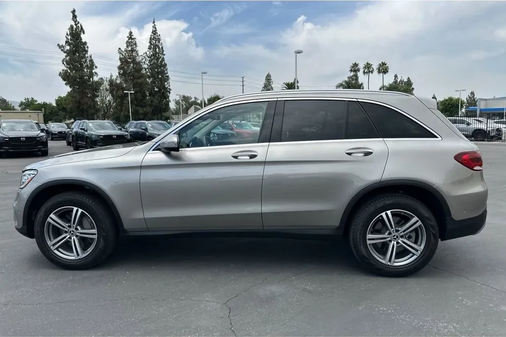 2022 Mercedes Benz GLC 300 photo 1