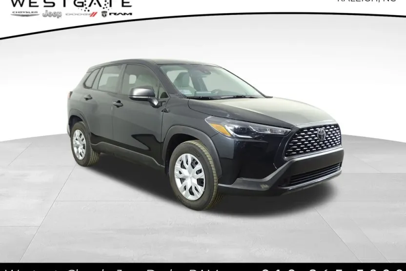 2022 Toyota Corolla Cross L photo 1