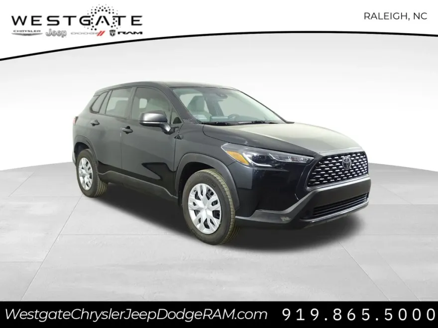 2022 Toyota Corolla Cross L photo 1