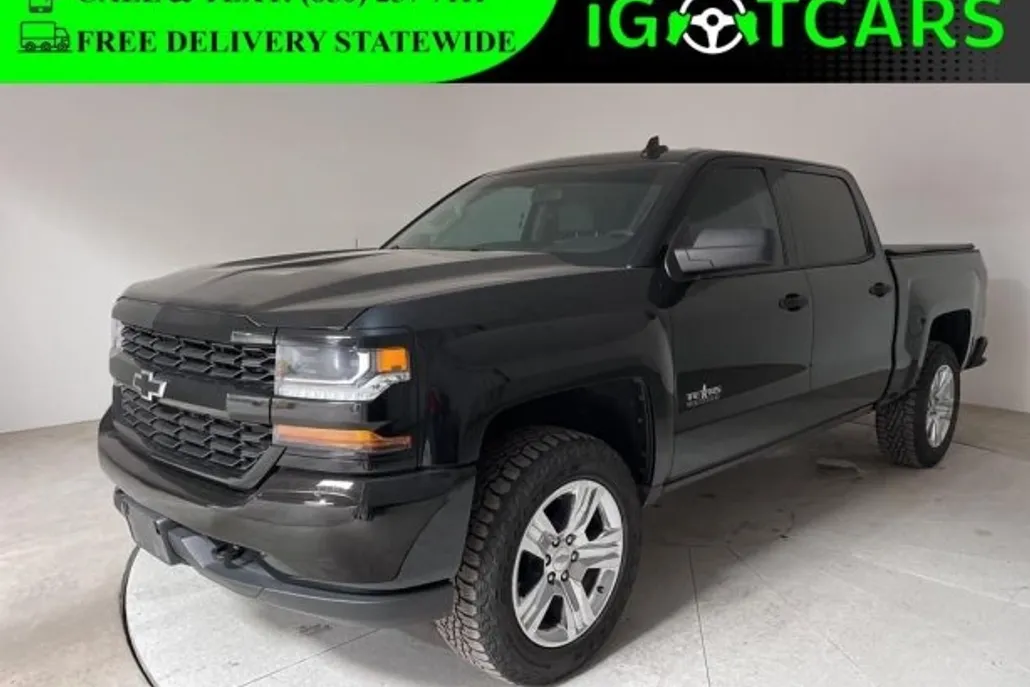 2018 Chevrolet Silverado Custom photo 1