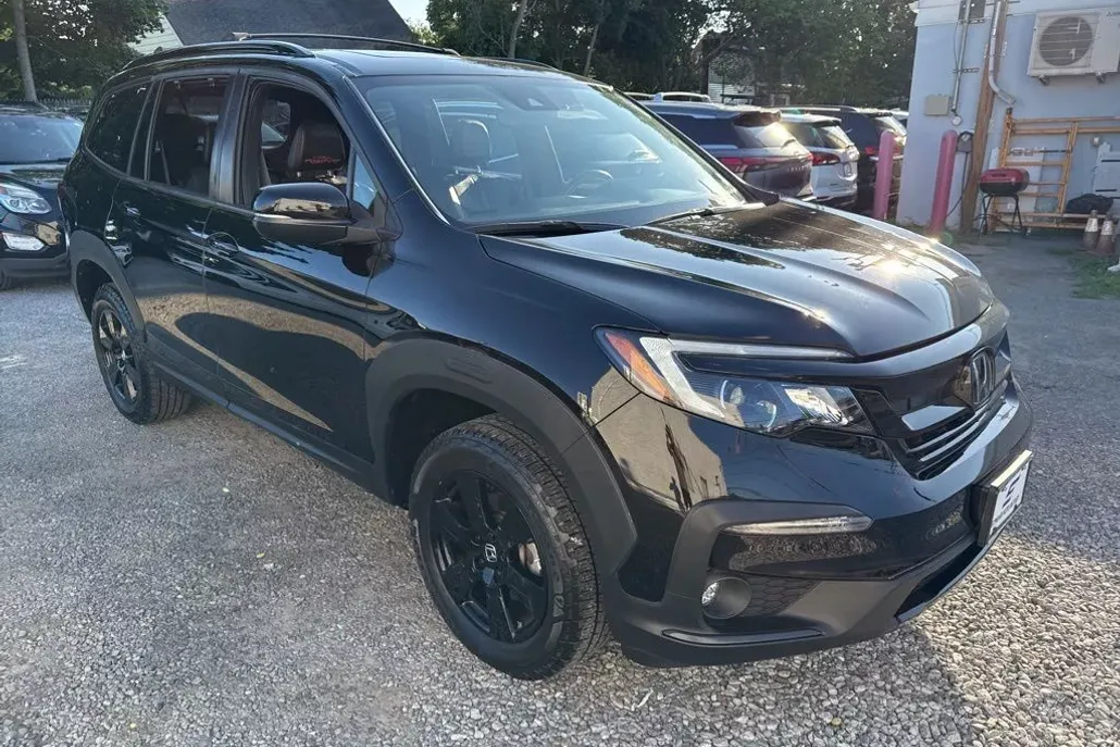 2022 Honda Pilot TrailSport photo 1