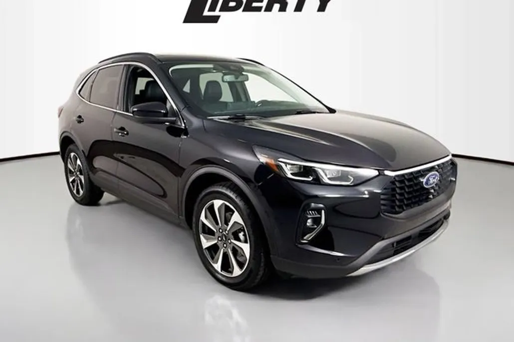 2023 Ford Escape Platinum photo 1
