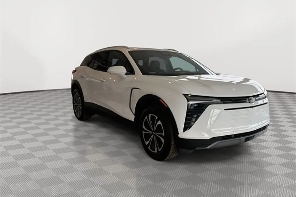 2025 Chevrolet Blazer EV photo 1