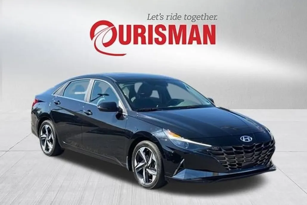 2022 Hyundai Elantra SEL photo 1