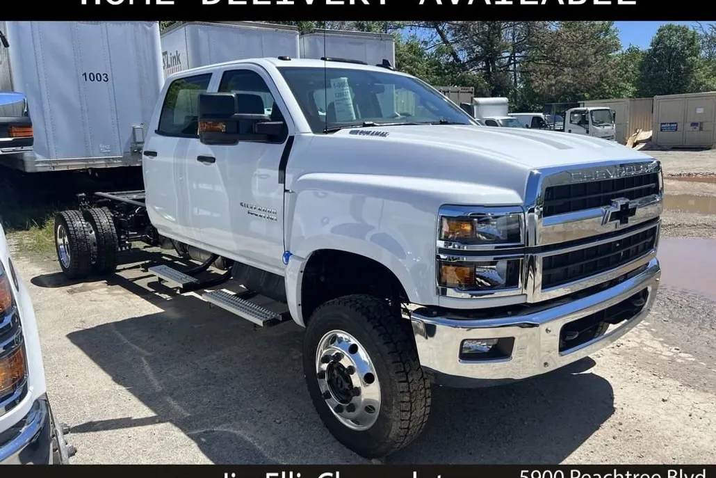 2024 Chevrolet Silverado 6500HD Work Truck photo 1