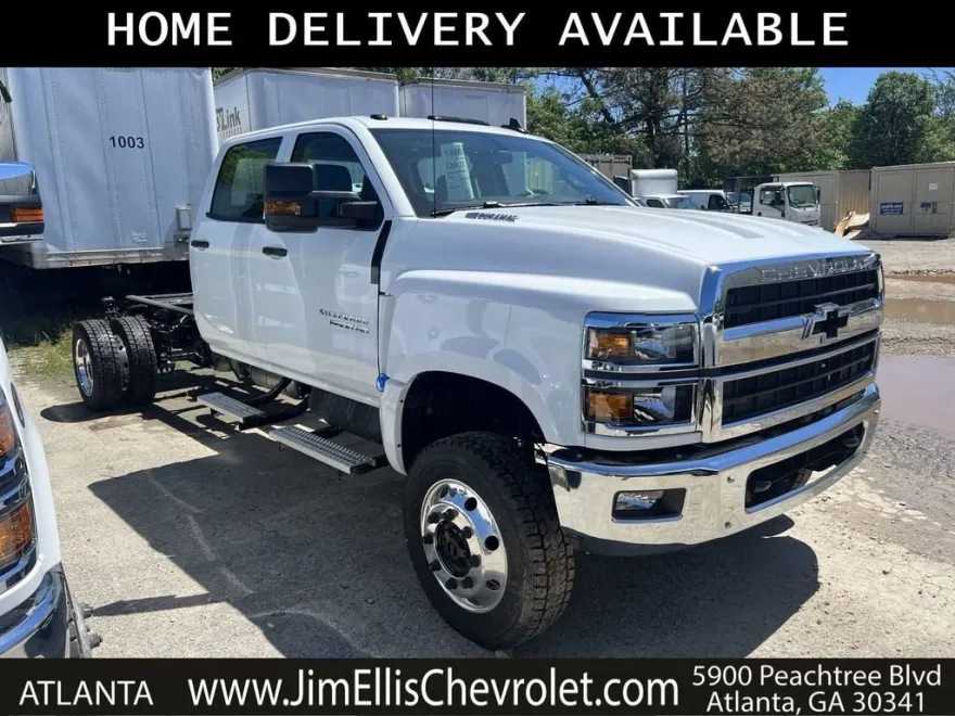 2024 Chevrolet Silverado 6500HD Work Truck photo 1
