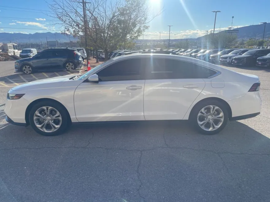 2023 Honda Accord LX photo 1