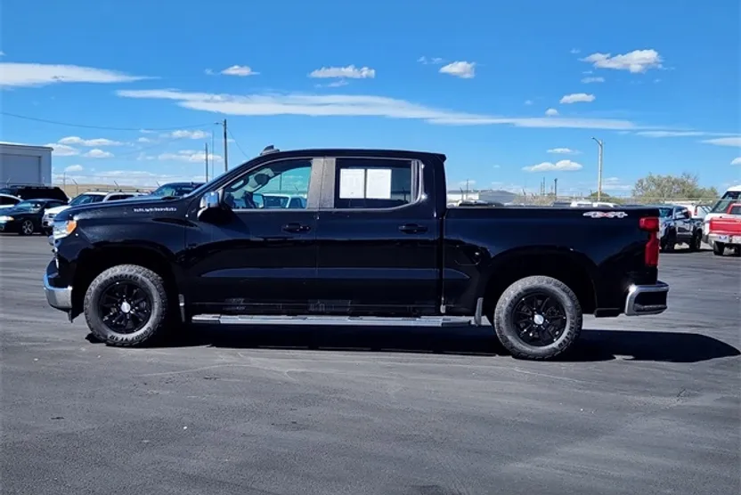 2024 Chevrolet Silverado 1500 LT photo 1