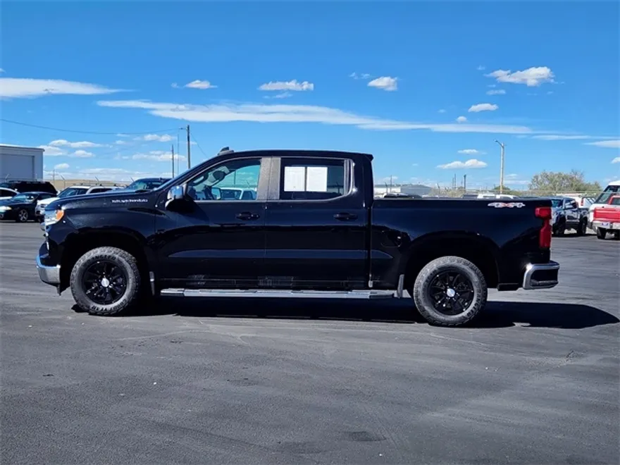 2024 Chevrolet Silverado 1500 LT photo 1
