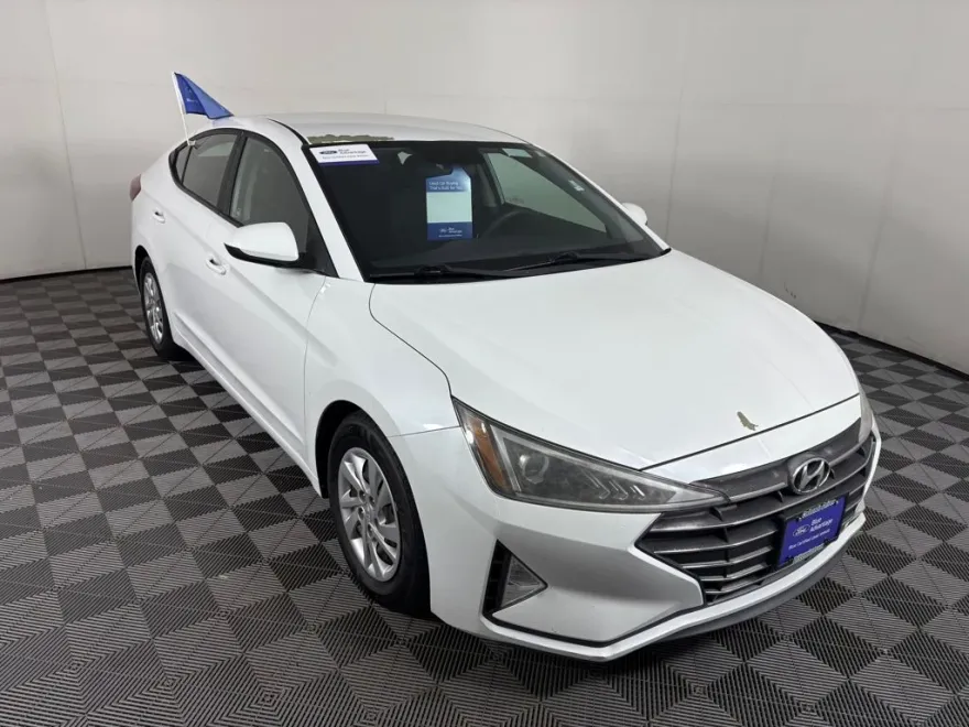 2019 Hyundai Elantra SE photo 1