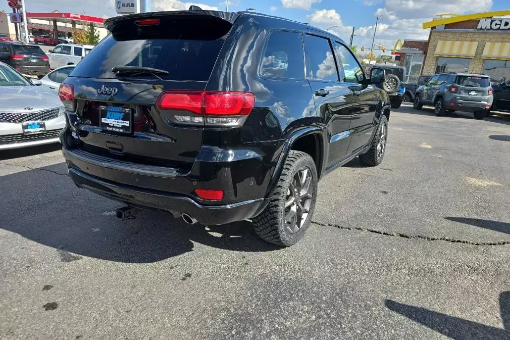 2021 Jeep Grand Cherokee Anniversary Edition photo 1
