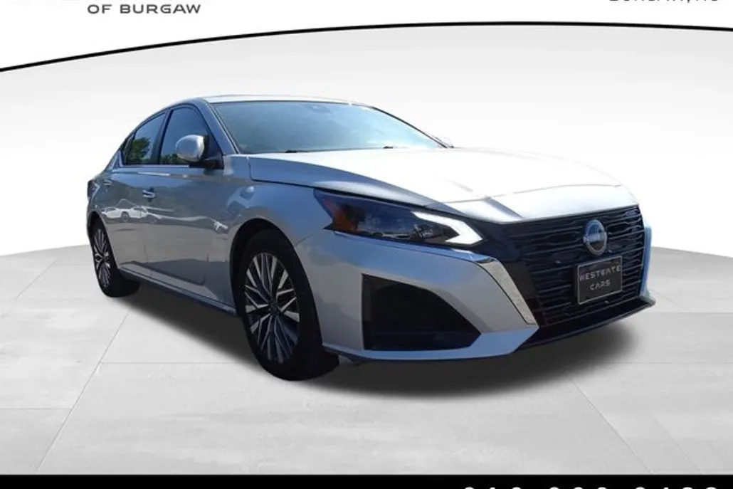 2023 Nissan Altima 2.5 SV photo 1