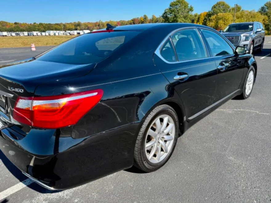 2011 Lexus LS 460 photo 1