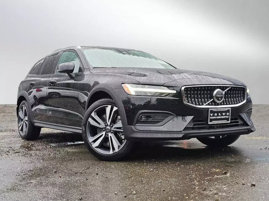 2026 Volvo V60 Cross Country B5 Plus photo 1