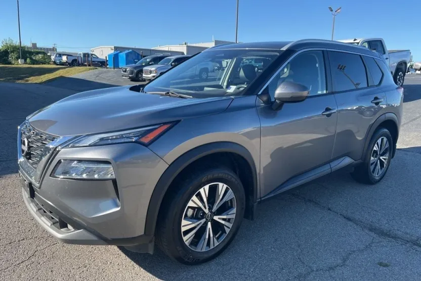 2022 Nissan Rogue SV photo 1