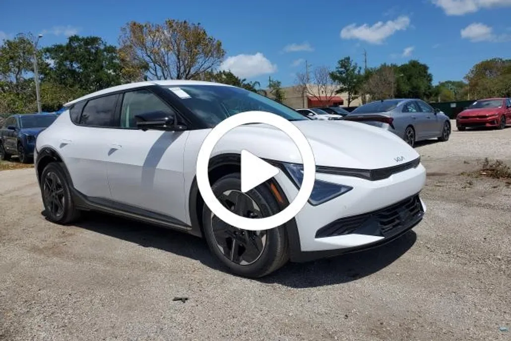 2025 Kia EV6 Light photo 1