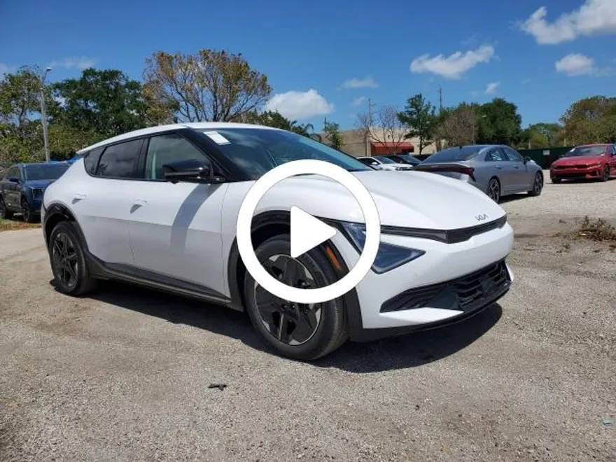2025 Kia EV6 Light photo 1