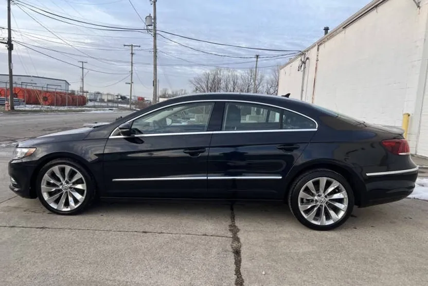 2013 Volkswagen CC VR6 4Motion Executive photo 1